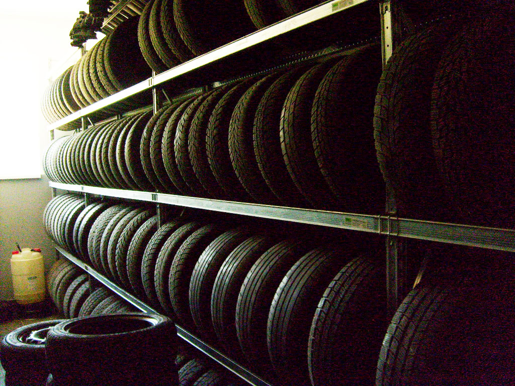 Výměna, přezutí na zimní pneu Ostrava, prodej pneumatik