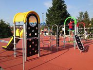 Vybavení pro dětská hřiště, sportoviště i venkovní fitness