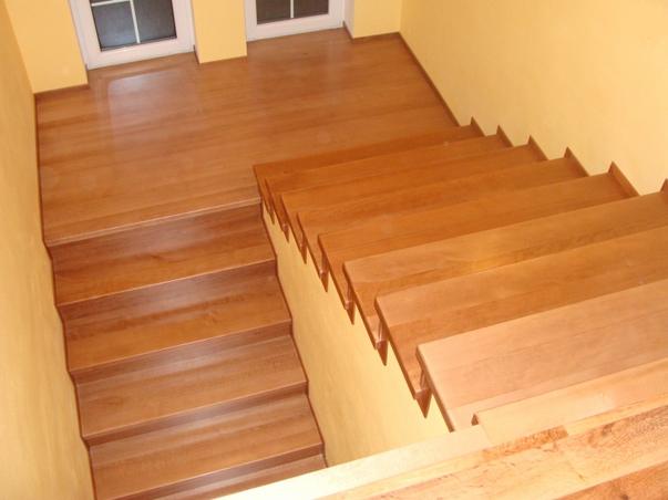 Dřevěné schody, schodiště včetně zábradlí-výroba, montáže