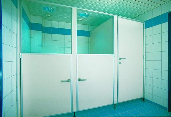 WC oddělovací boxy a zástěny toalet Praha