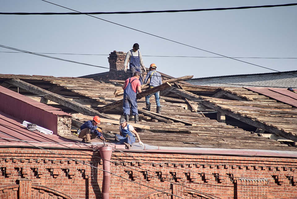 Spolehlivé rekonstrukce střech a klempířské práce.