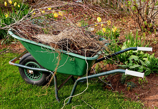Jarní úklid domů a zahrad – drobné opravy, rekonstrukce, údržba