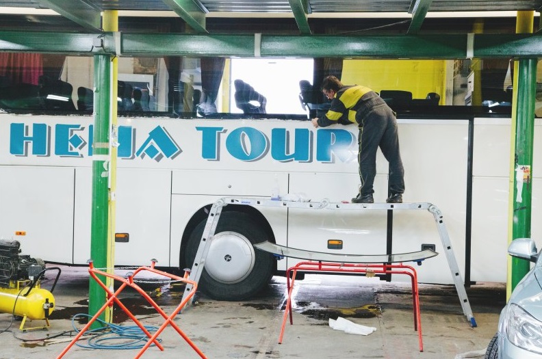 Vyměníme sklo u osobního vozu i autobusu