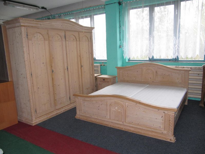 Nábytková sestava do ložnice, postele, skříně | Moravský Krumlov