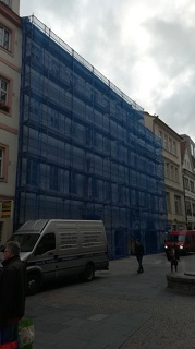 Zastřešení staveb Praha pomocí lehkého hliníkového lešení