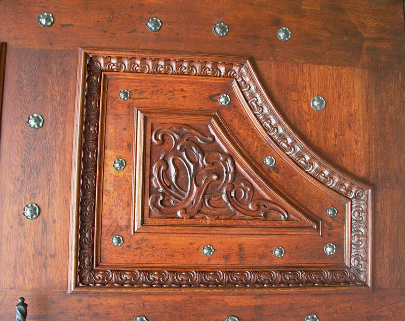 restaurování nábytku a dřevěných podlah Praha