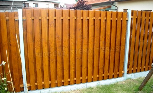 Dřevěné ploty - dřevěný plot jako designový doplněk Vašeho pozemku