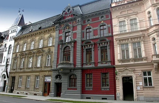 Eurookna, dřevěná okna a vstupní dveře od tradičního českého výrobce