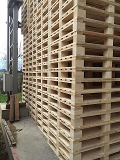 Výroba dřevěných palet, europalet, dřevěné obaly, výroba nábytku z palet