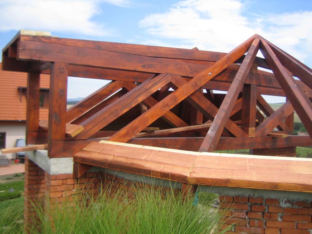 dřevěná konstrukce altánu