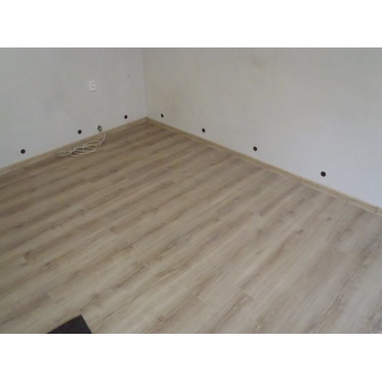 Prodej levné laminátové, pvc-vinylové podlahy, podlahářské práce