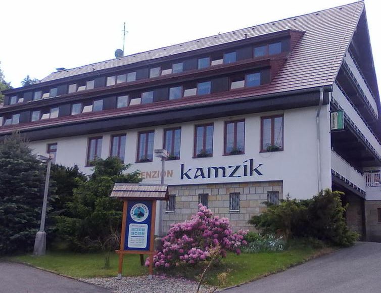 Ubytování v penzionu Kamzík Česká Kamenice - vlastní restaurace, bar, venkovní bazén