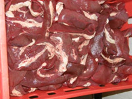 Mięso wieprzowe prosto z rzeźni – rzeźnia trzody chlewnej i rozbiór mięsa, jakość i świeżość