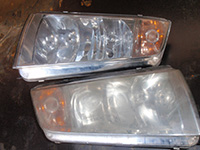 Renovace, leštění světlometů u aut – profesionální čištění zašlých světel