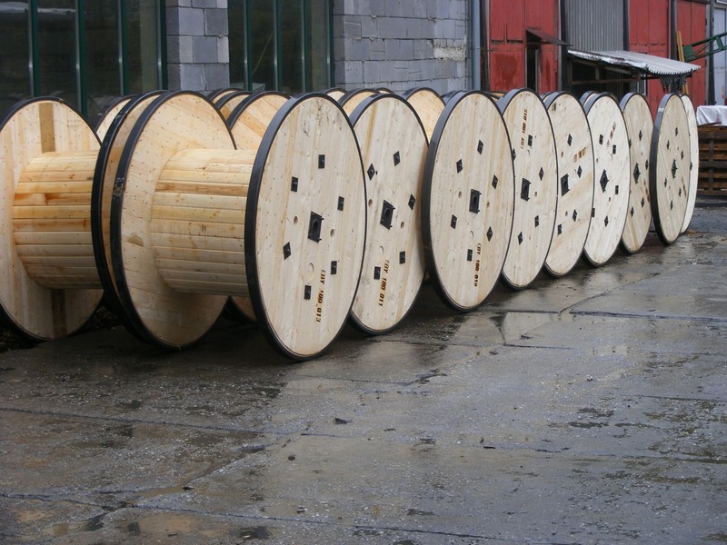 Drevovýroba, drevené káblové bubny klasické alebo s oceľovou obručou