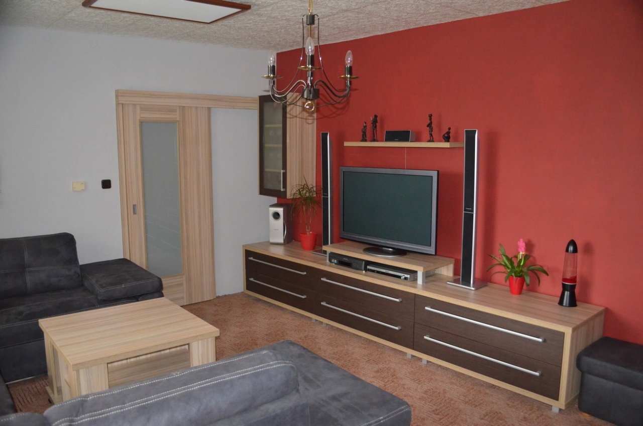 Obývací stěny, skříně a veškerý nábytek do obývacího pokoje z lamina