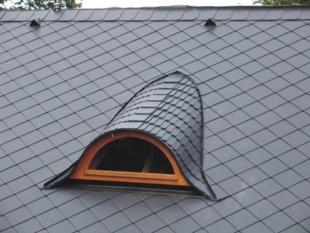 Klempířské a pokrývačské práce včetně zajištění materiálu pro vaši novou střechu