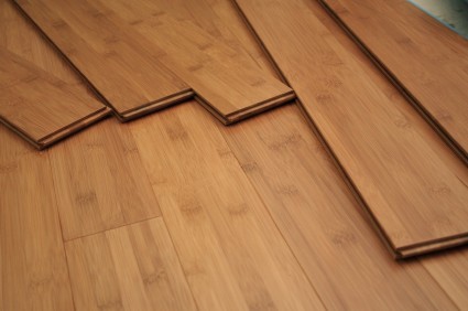 Laminátové i dřevěné plovoucí podlahy - oblíbená podlahová krytina pro komfortní bydlení
