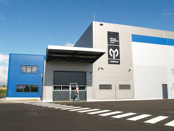 Logistické centrum zásobuje designovými brýlemi přes 80 zemí světa
