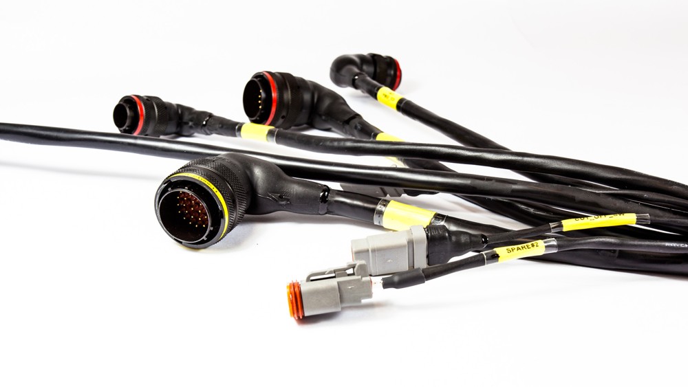 Kabeláž, kabelové svazky, konektory pro motorsport-výroba na míru
