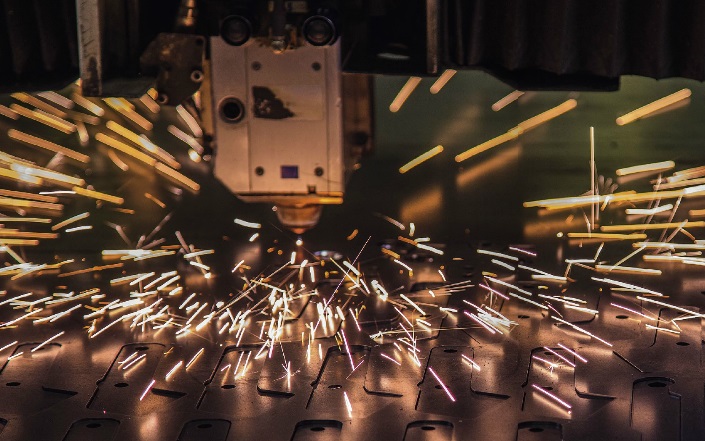 Professionelle Metallerzeugung Blechstanzen und Laserschneiden Tschechien