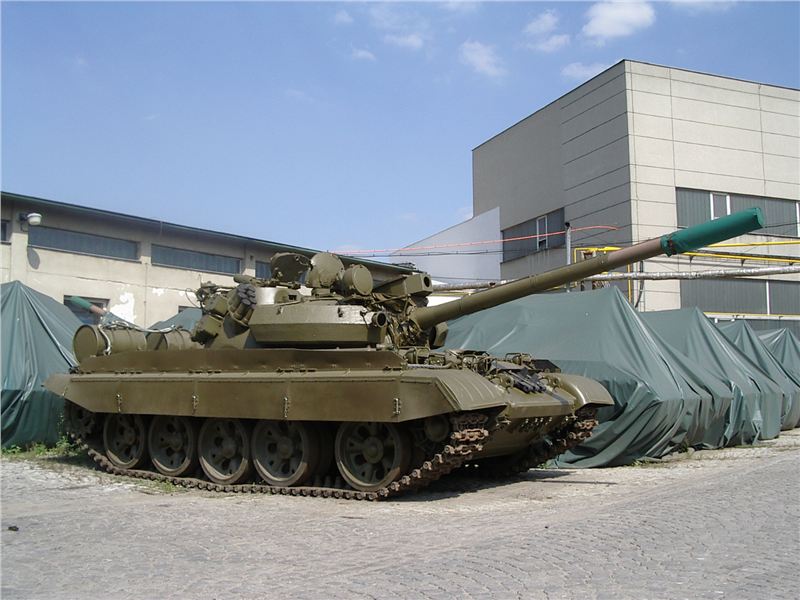 Servis, rekonstrukce a opravy bojových, vyprošťovacích i velících tanků