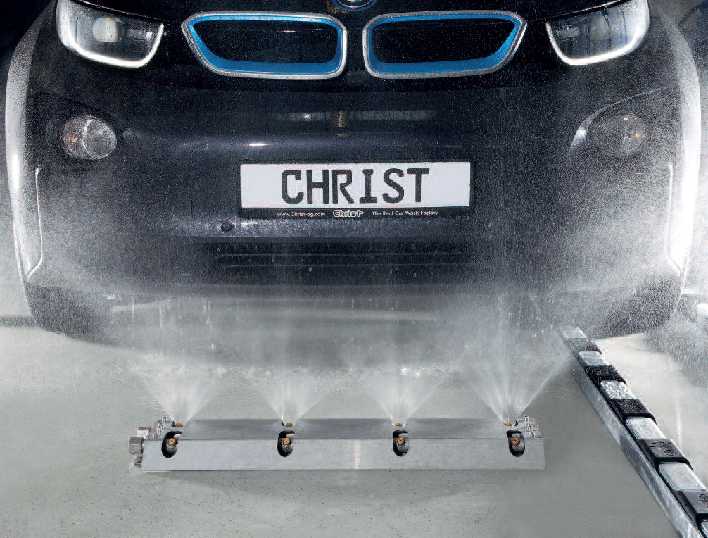 Kompletní mytí automobilů, odsolení podvozku - kvalitní údržba vozu po zimě