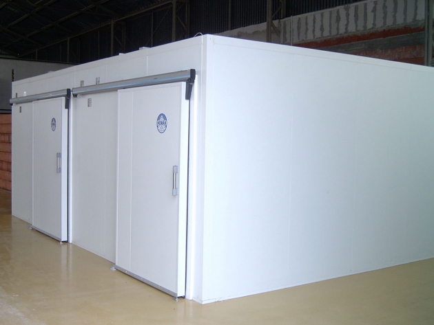 Projekce i dodávka průmyslového chlazení - chladící, mrazící boxy, skříně a výrobníky ledu