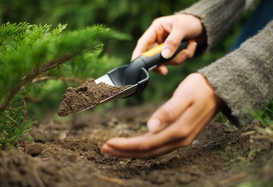 Zahradní nářadí FISKARS - kvalitní nástroje pro zahradu a domácnost