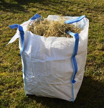 Prodej pytlů na listí, trávu a seno - odolné vaky BIG-BAG oceníte na vaší zahradě