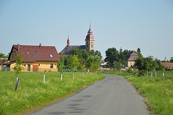 Obec Kováň, kostel sv. Františka Serafinského