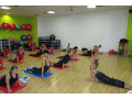 Fitness lekce intervalového tréninku Tabata pro muže a ženy
