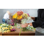Floristické služby Praha, vázání svatebních kytic, čerstvá květinová výzdoba, květiny na stůl