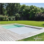 Roleta na bazén neboli lamelové zakrytí bazénu pro design, bezpečnost i praktičnost