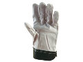 Pracovní rukavice, které vás bezpečně ochrání při každé práci