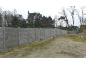 Betonové ploty mnoha vzorů a nástřiků, montáž betonových plotů.