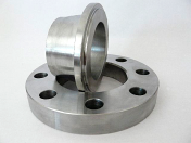Welding and loose flanges for connection fittings - production in the Czech Republic