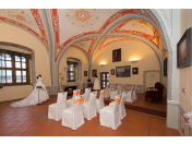 Veranstaltung von Hochzeitszeremonien und Banketten in den Räumlichkeiten des Hotels Schloss Valec die Tschechische Republik