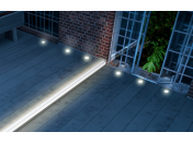 Svítící schody a prkna Megalite na Vaší terase jsou krásná, praktická a vytvoří příjemnou atmosféru