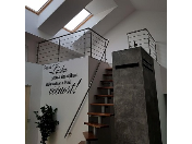 Výroba nerezového zábradlí do interiéru i exteriéru, žebříků a schodů na míru