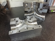 Zakázková a prototypová výroba kovových a nekovových forem a dílů na moderních CNC