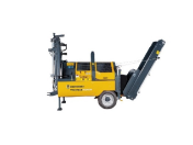 Štípací automaty TITAN, traktory Branson, navijáky Uniforest - lesnická, strojírenská a stavební technika