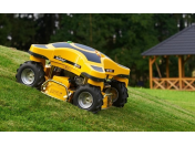 Profesionálne udržiavaný trávnik, efektívny výsledok - kosačky, mulčovače a traktory