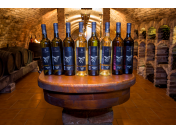 Eshop, prodej dárkových balení vín – moravské bílé a červené víno z rodinného vinařství