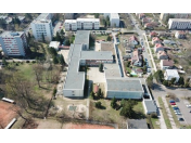 Základní škola, Hradec Králové - bezbariérový přístup Pouchov, keramická dílna, internet