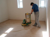 Renovace, opravy a pokládka parket a dřevěných podlah pro byty, RD, školy, tělocvičny a sály