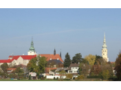 Město Tovačov, Zámek Tovačov, kostel sv. Václava, Tovačovská jezera, naučná stezka, Spanilá věž
