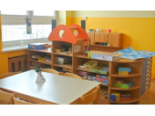 Nábytek pro mateřské školy Praha, bezpečný dětský nábytek, skříně, stoly, židle, postýlky, šatny,