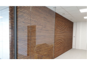 Dřevěné obklady na stěnu i na strop vhodné do interiérů i exteriérů. kryty na radiátory