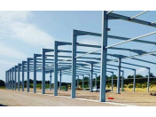 Výstavba ocelových konstrukcí pro průmyslové haly a objekty – výrobní a skladovací haly, jízdárny a další